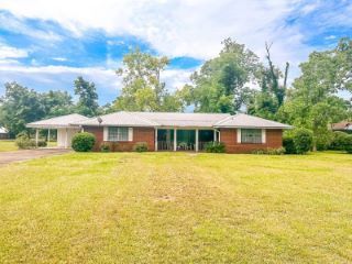 Foreclosed Home - 20823 SE ELMORE AVE, 32424
