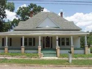 Foreclosed Home - 411 E NEBRASKA AVE, 32425