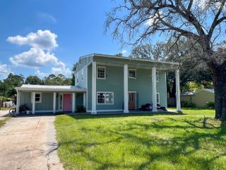 Foreclosed Home - 803 GARRISON AVE, 32456