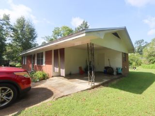 Foreclosed Home - 1333 S HIGHWAY 71, 32465