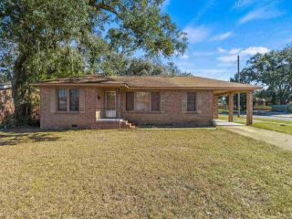 Foreclosed Home - 2100 N SPRING ST, 32501