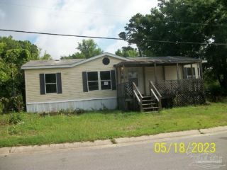 Foreclosed Home - 1900 W LLOYD ST, 32501