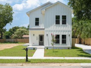 Foreclosed Home - 925 N B ST, 32501