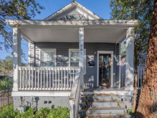 Foreclosed Home - 701 N GUILLEMARD ST, 32501