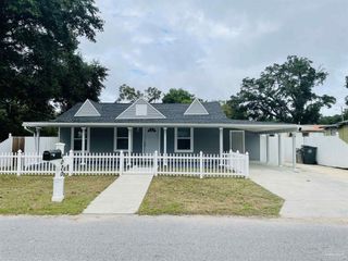 Foreclosed Home - 2020 W HERNANDEZ ST, 32501
