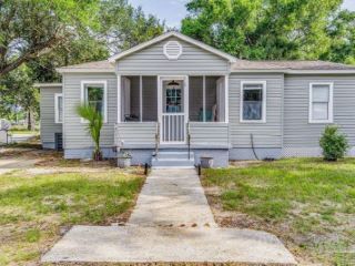 Foreclosed Home - 1680 W ROMANA ST, 32502