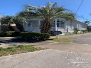 Foreclosed Home - 807 W GARDEN ST, 32502