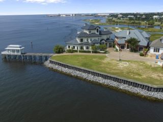 Foreclosed Home - 18 WHARF AVE, 32502