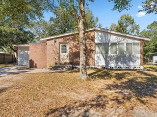 Foreclosed Home - 732 WOODMERE DR, 32503