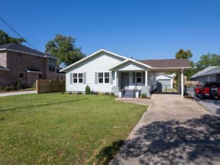 Foreclosed Home - 2000 N 10TH AVE, 32503