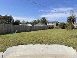 Foreclosed Home - 1116 E FISHER ST, 32503