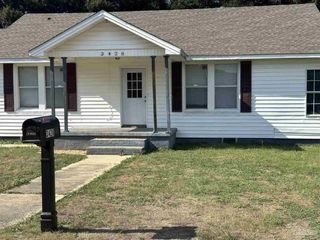 Foreclosed Home - 3428 W GONZALEZ ST, 32505