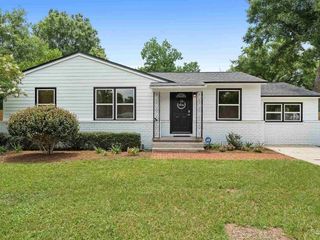 Foreclosed Home - 9 LAKEWOOD RD, 32507