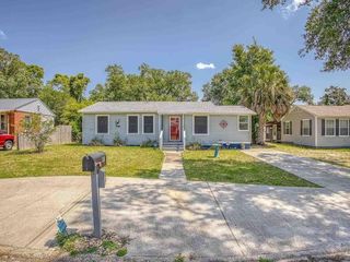Foreclosed Home - 120 SE GILLILAND RD, 32507
