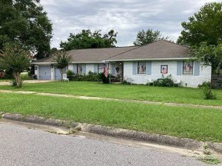 Foreclosed Home - 8355 STRASBURG RD, 32514