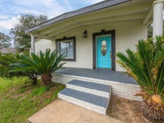 Foreclosed Home - 2945 BARONNE ST, 32526