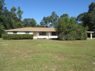 Foreclosed Home - 810 Candy Ln, 32533