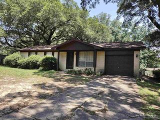 Foreclosed Home - 532 RONDA ST, 32534