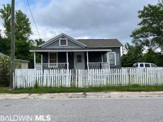Foreclosed Home - 308 FRONT ST, 32535