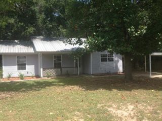 Foreclosed Home - 110 Springwood Cir, 32536