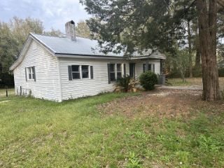 Foreclosed Home - 820 MAYO TRL, 32536