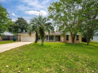 Foreclosed Home - 309 DOLPHIN ST, 32561