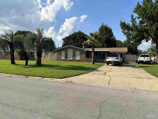 Foreclosed Home - 3252 PRINCETON DR, 32563