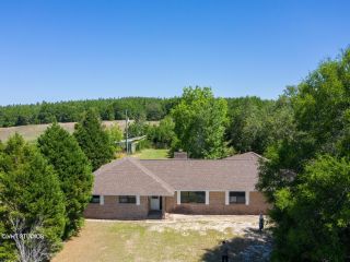 Foreclosed Home - 5050 Gilmore Rd, 32564