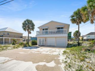Foreclosed Home - 7701 WHITE SANDS BLVD, 32566