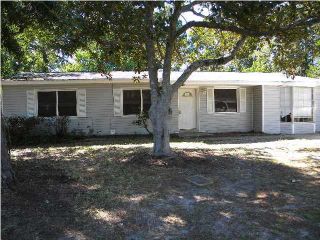 Foreclosed Home - 631 STONEHENGE DR, 32569