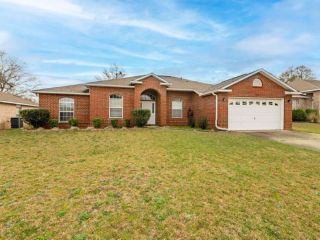 Foreclosed Home - 7073 SEASON DR, 32570