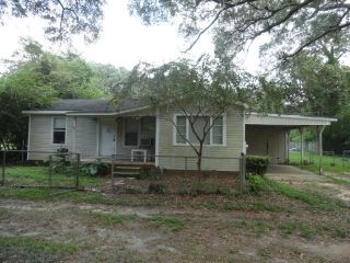Foreclosed Home - 3928 Wilkes St, 32571