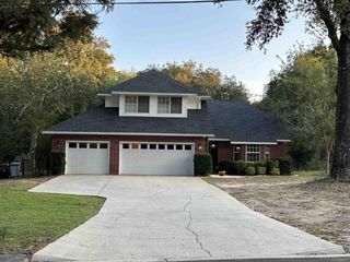 Foreclosed Home - 5735 WHISPERING WOODS DR, 32571