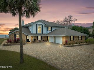 Foreclosed Home - 130 DOLPHIN POINT RD, 32578