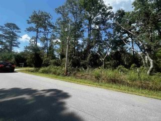 Foreclosed Home - 901 DOLPHIN RD, 32583