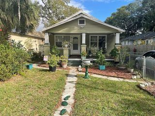 Foreclosed Home - 739 NW 7TH ST, 32601