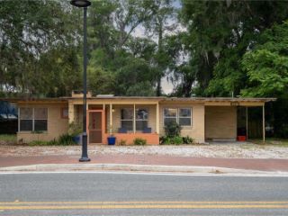 Foreclosed Home - 921 SW 8TH AVE, 32601