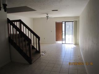 Foreclosed Home - 4017 SW 20TH LN, 32607
