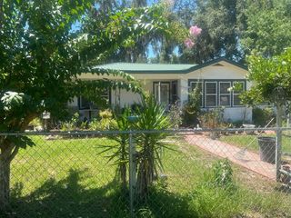 Foreclosed Home - 227 SE 1ST AVE, 32626