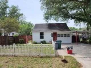 Foreclosed Home - 116 NE 5TH ST, 32626