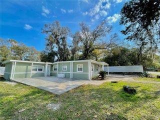 Foreclosed Home - 2222 SE 8TH PL, 32641