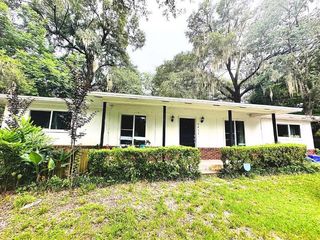 Foreclosed Home - 3411 SE 18TH AVE, 32641