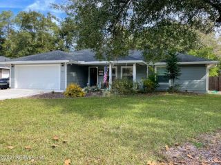 Foreclosed Home - 4613 SE 3RD AVE, 32656