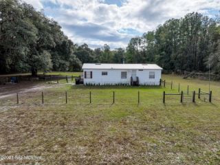 Foreclosed Home - 24507 NE STATE ROAD 26, 32666