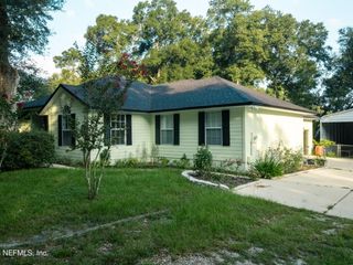 Foreclosed Home - 445 SE 28TH LOOP, 32666