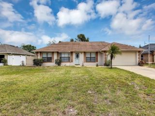 Foreclosed Home - 925 YELLOWBIRD AVE, 32725