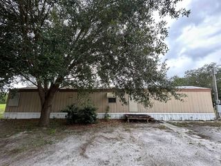 Foreclosed Home - 38921 COUNTY ROAD 439, 32784