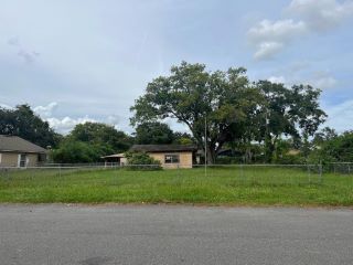 Foreclosed Home - 1113 NAPLES DR, 32804