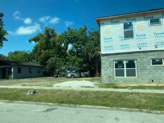 Foreclosed Home - 706 S LEE AVE, 32805