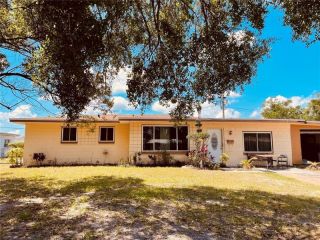 Foreclosed Home - 6460 LYONS ST, 32807